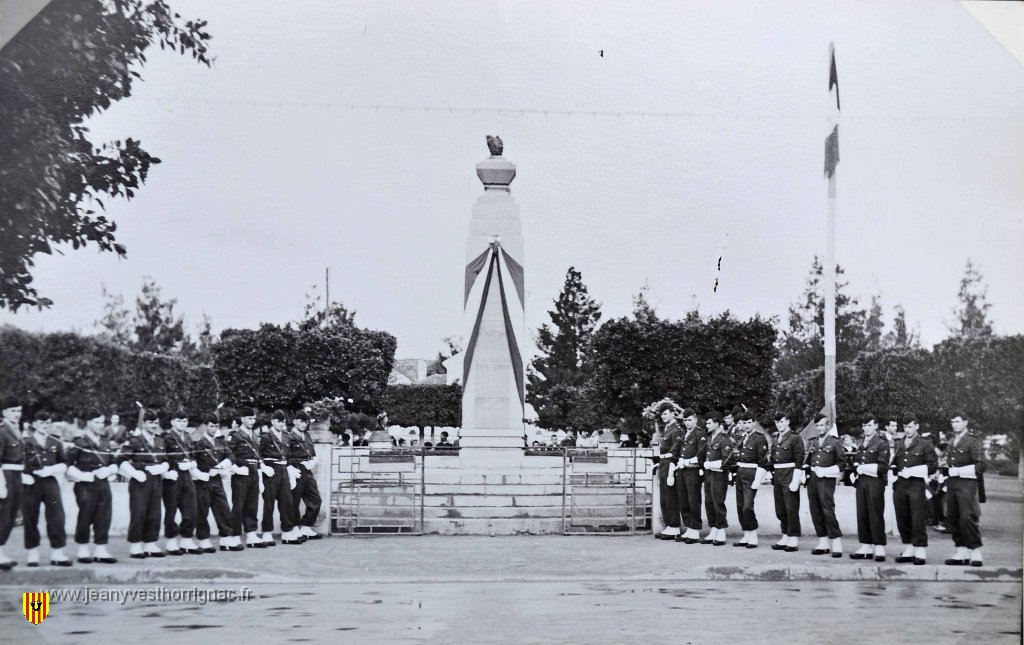 Fornaka 1957 Monuments aux morts.jpg